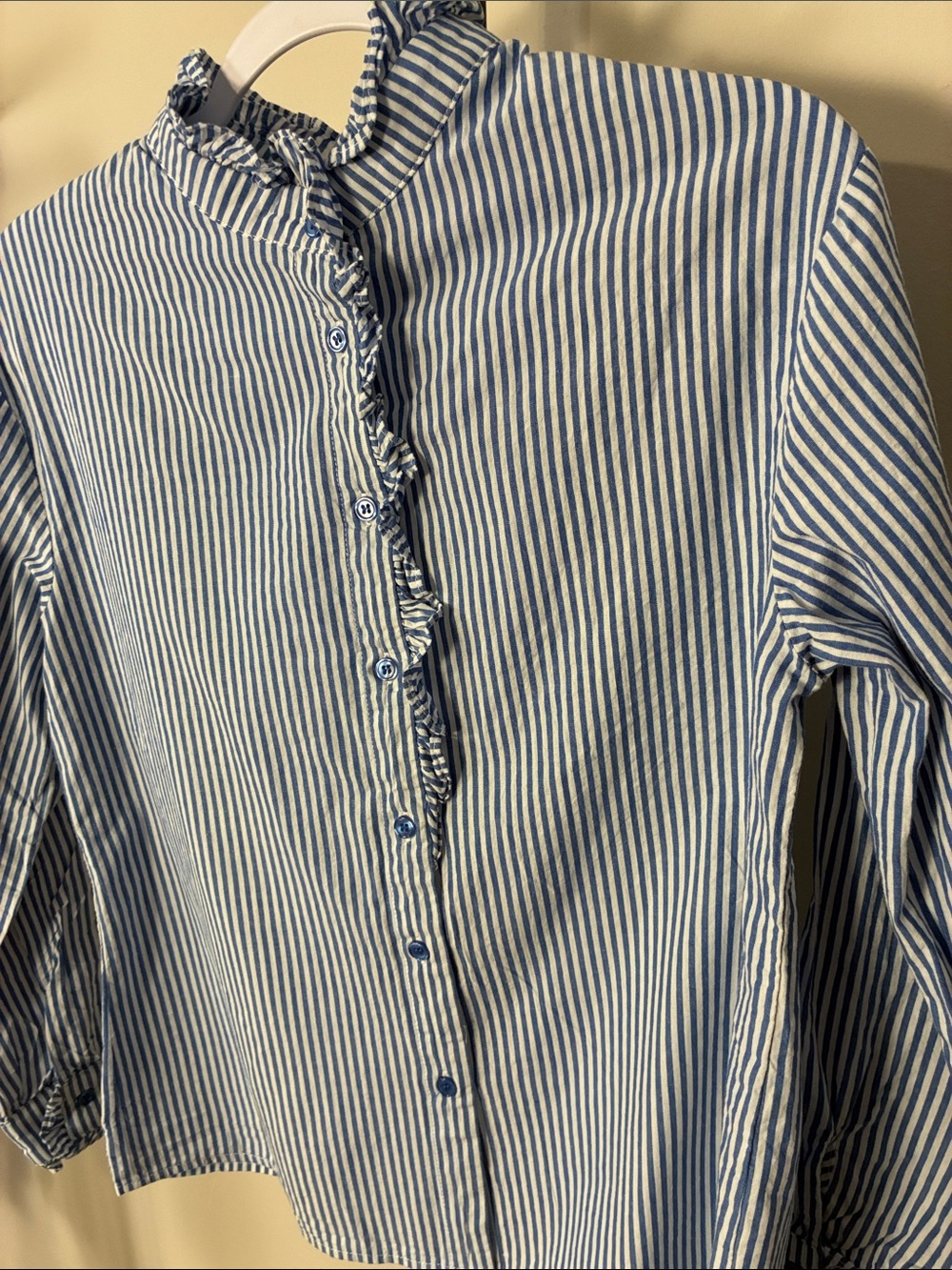 100% Cotton Striped Ruffle-Trim Blue Women’s Button-Up Top Relaxed Small - Picture 3 of 7